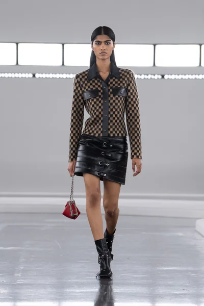 Look 24